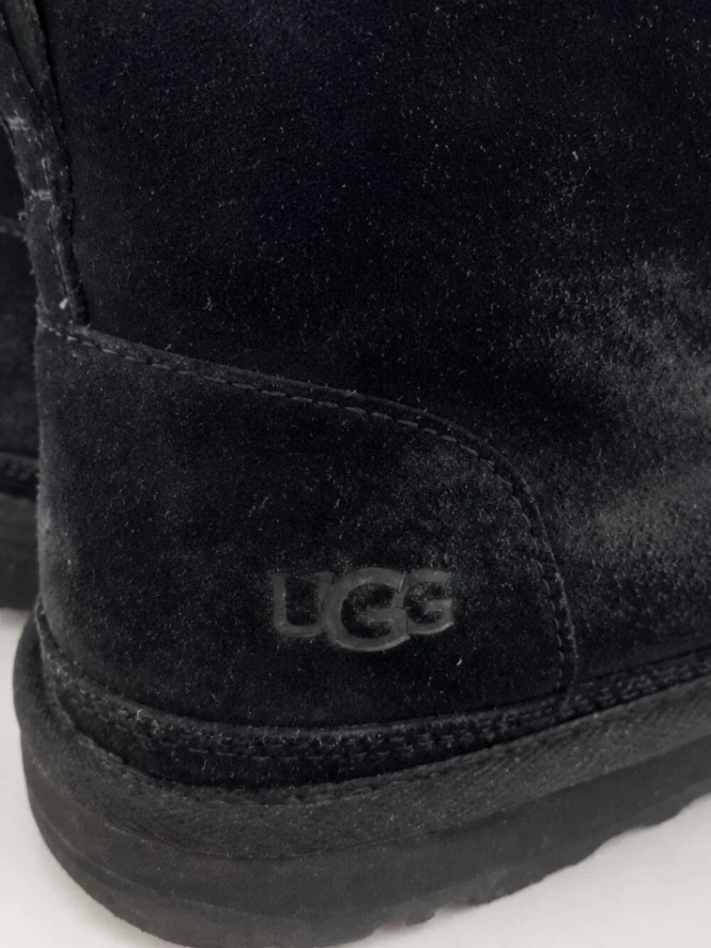 UGG Neumel Black Suede Chukka Boots Shearling Lined Lace Up Men’s Size 11